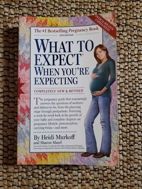What to Expect When You’re Expecting — Pregnancy Guide (White, Blue)
